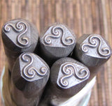 wild wave flourish, 3/8 design stamp, USA made, 8.29 mm x 5.57 mm - Romazone